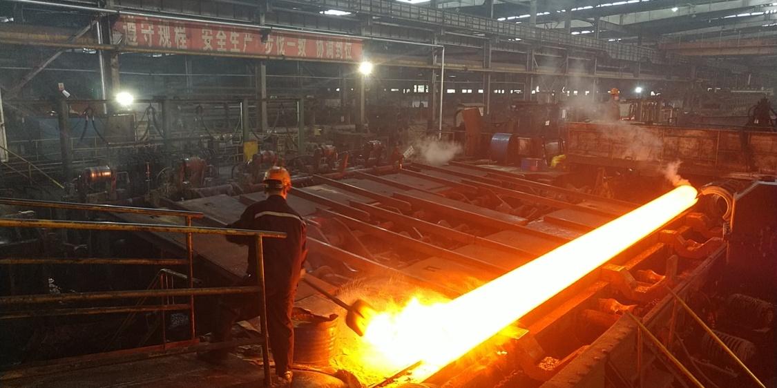 亮麗“風(fēng)景線(xiàn)”——高溫下堅(jiān)守的振達(dá)人